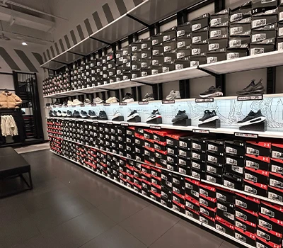 Jalkineiden vähittäismyynti muuttuu: Adidas, Clarks, SKECHERS, ANTA, FILA, Asics tekevät näin.